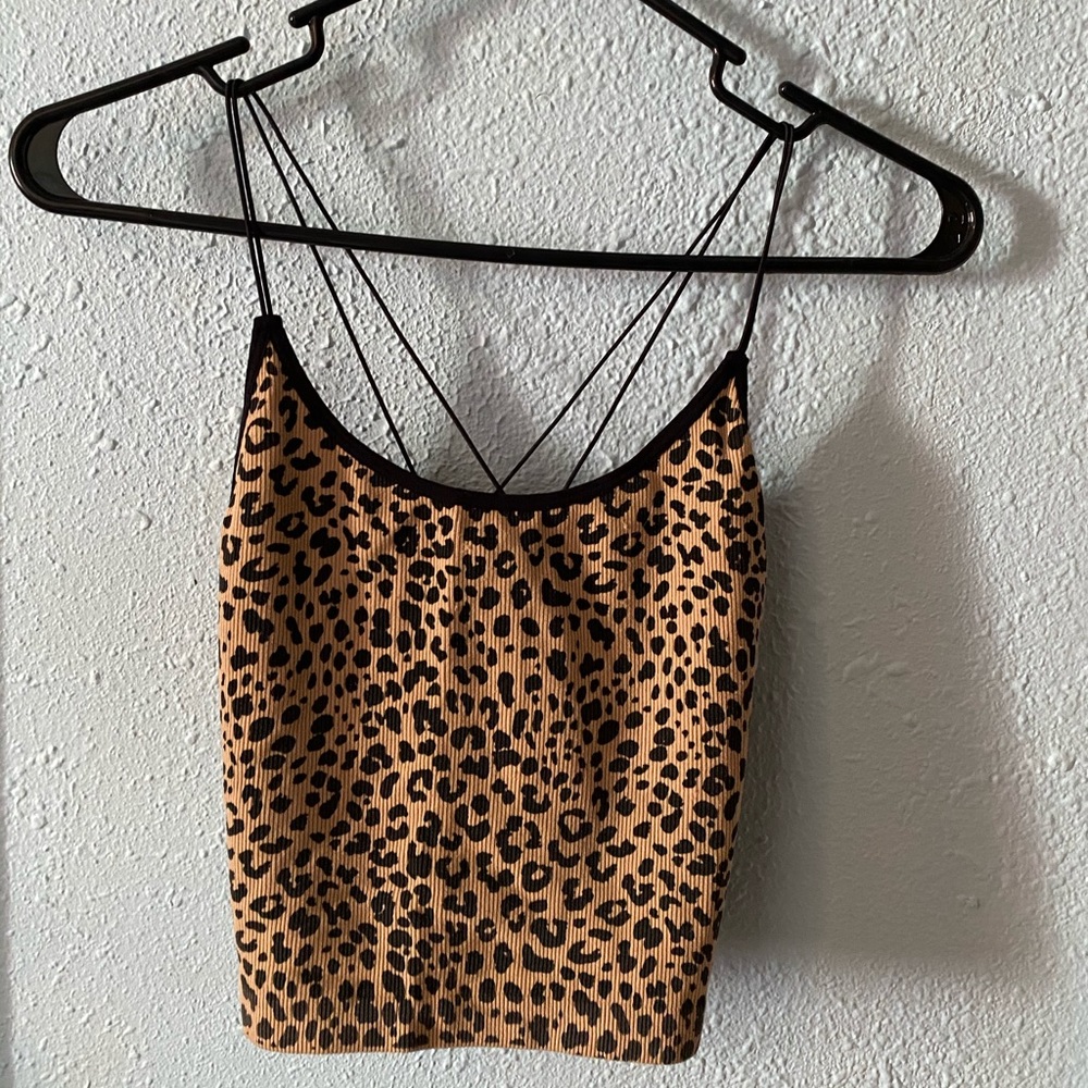 No Boundaries cheetah print cropped tank Size: XL